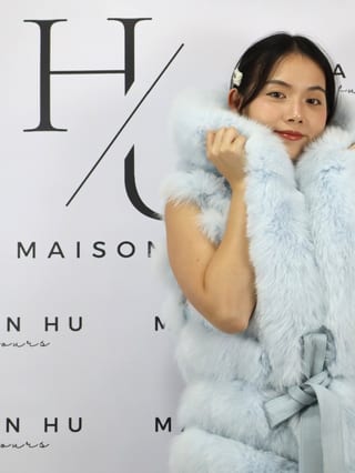 Grace, smanicato in pelliccia di volpe Maison Hu colore celeste — immagine 10