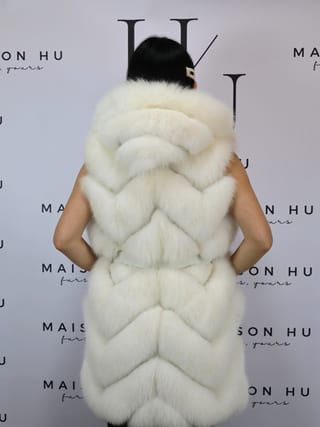 Lily con ganci, smanicato in pelliccia di volpe Maison Hu colore bianco — immagine 10
