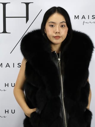 Lily con cerniera, smanicato in pelliccia di volpe Maison Hu colore nero — immagine 16