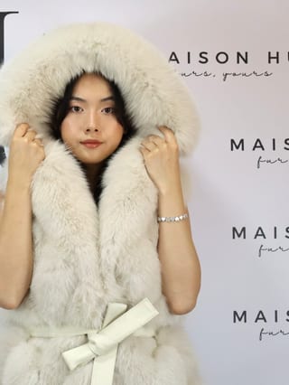 Lily con ganci, smanicato in pelliccia di volpe Maison Hu colore champagne — immagine 30
