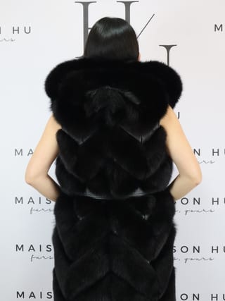 Lily con ganci, smanicato in pelliccia di volpe Maison Hu colore nero — immagine 26