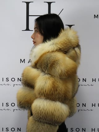 Lucy, giacca in pelliccia di volpe Maison Hu colore gold — immagine 4