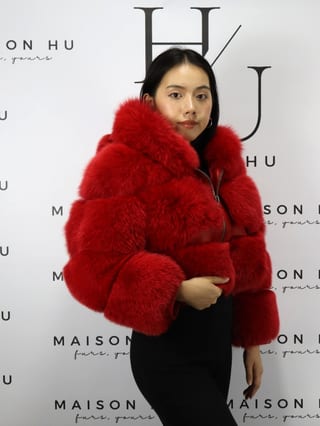 Lucy, giacca in pelliccia di volpe Maison Hu colore rosso — immagine 13