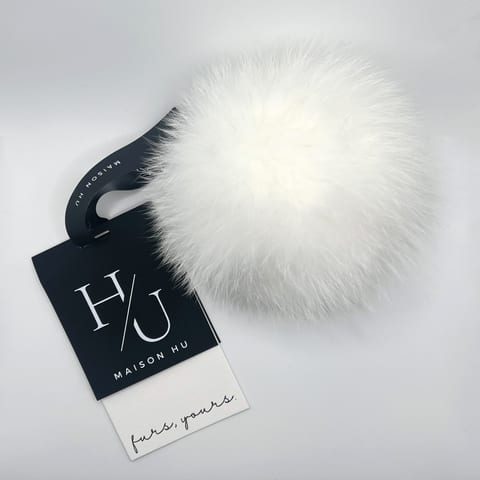 Pom-Pom, accessorio in pelliccia di volpe Maison Hu colore bianco — immagine 9
